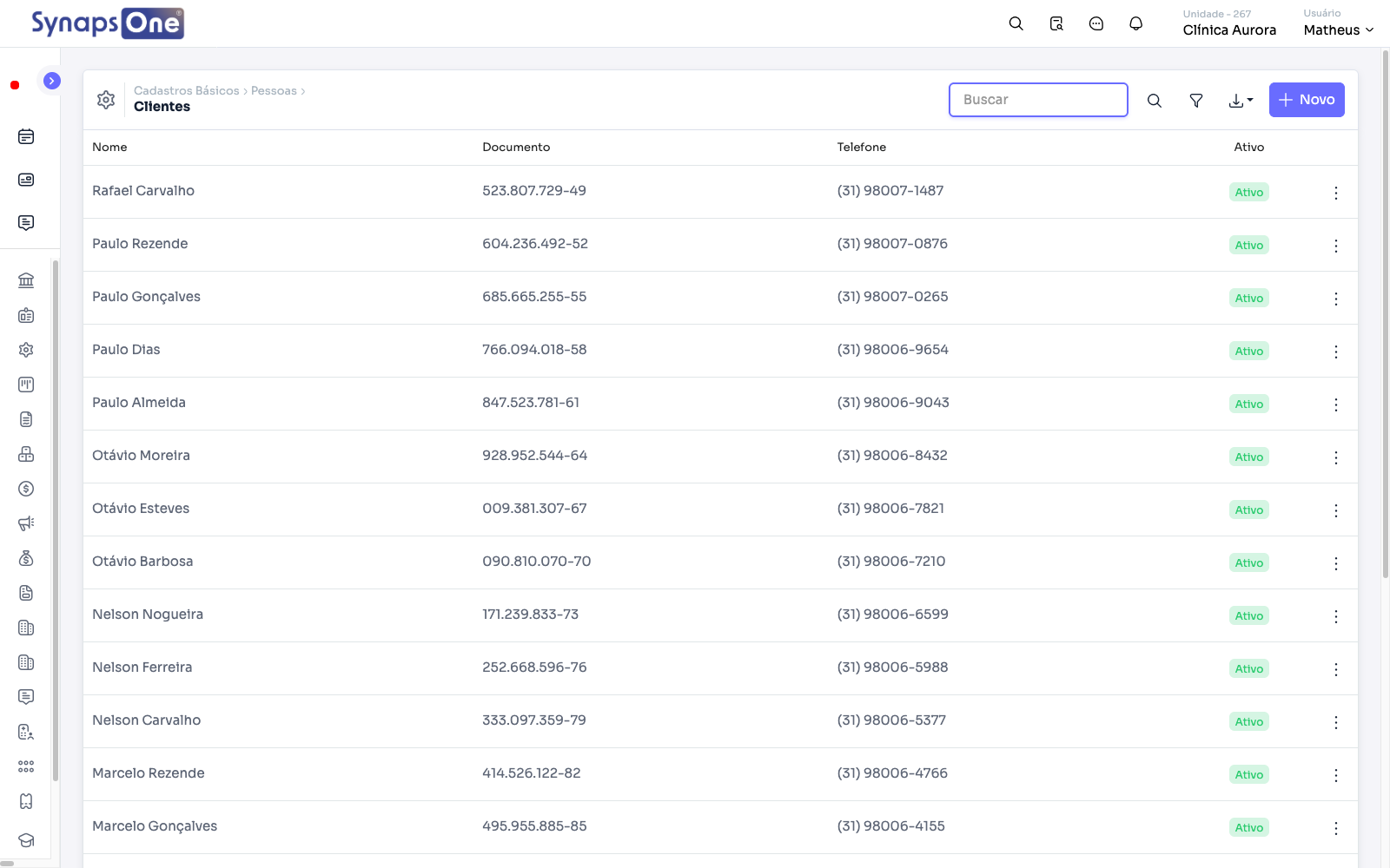 Lista de clientes da clínica com documento e telefone